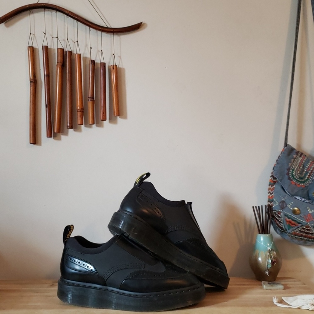 Dr. Martens Airwalk Resnik Shoes